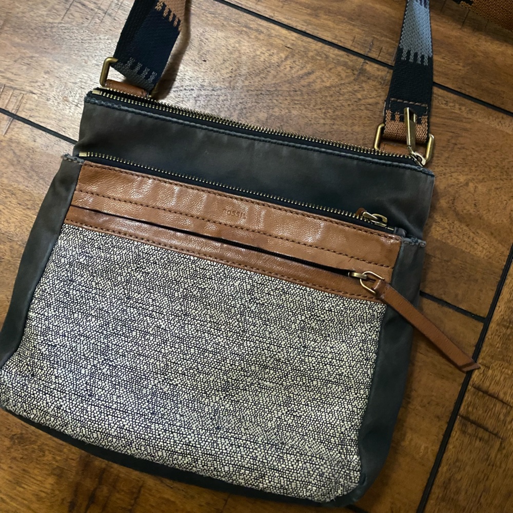 Fossil cross body